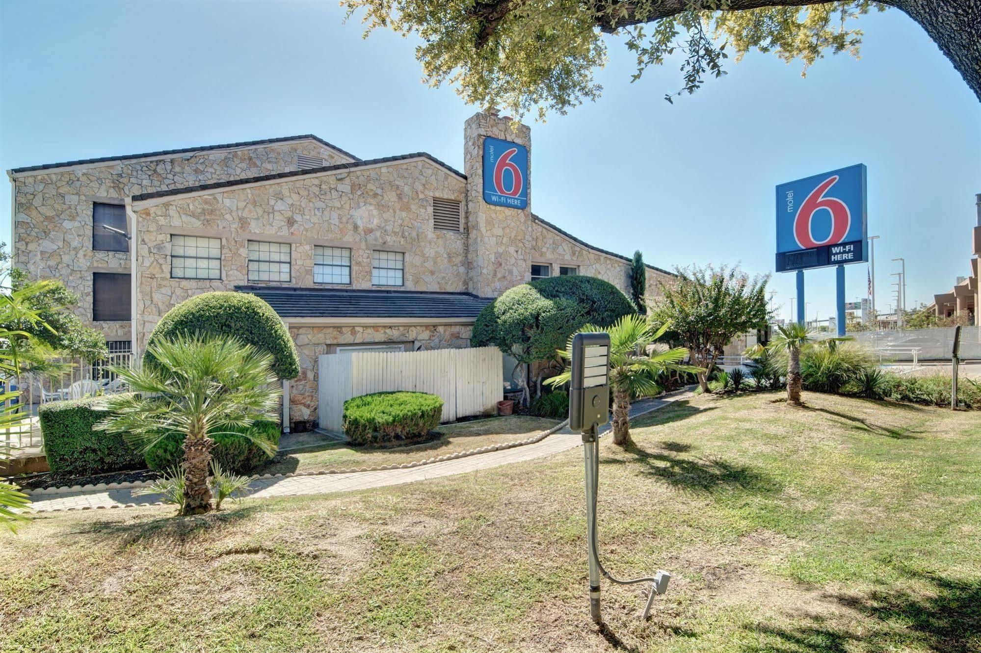 Motel 6-Dallas, Tx - Forest Lane Экстерьер фото